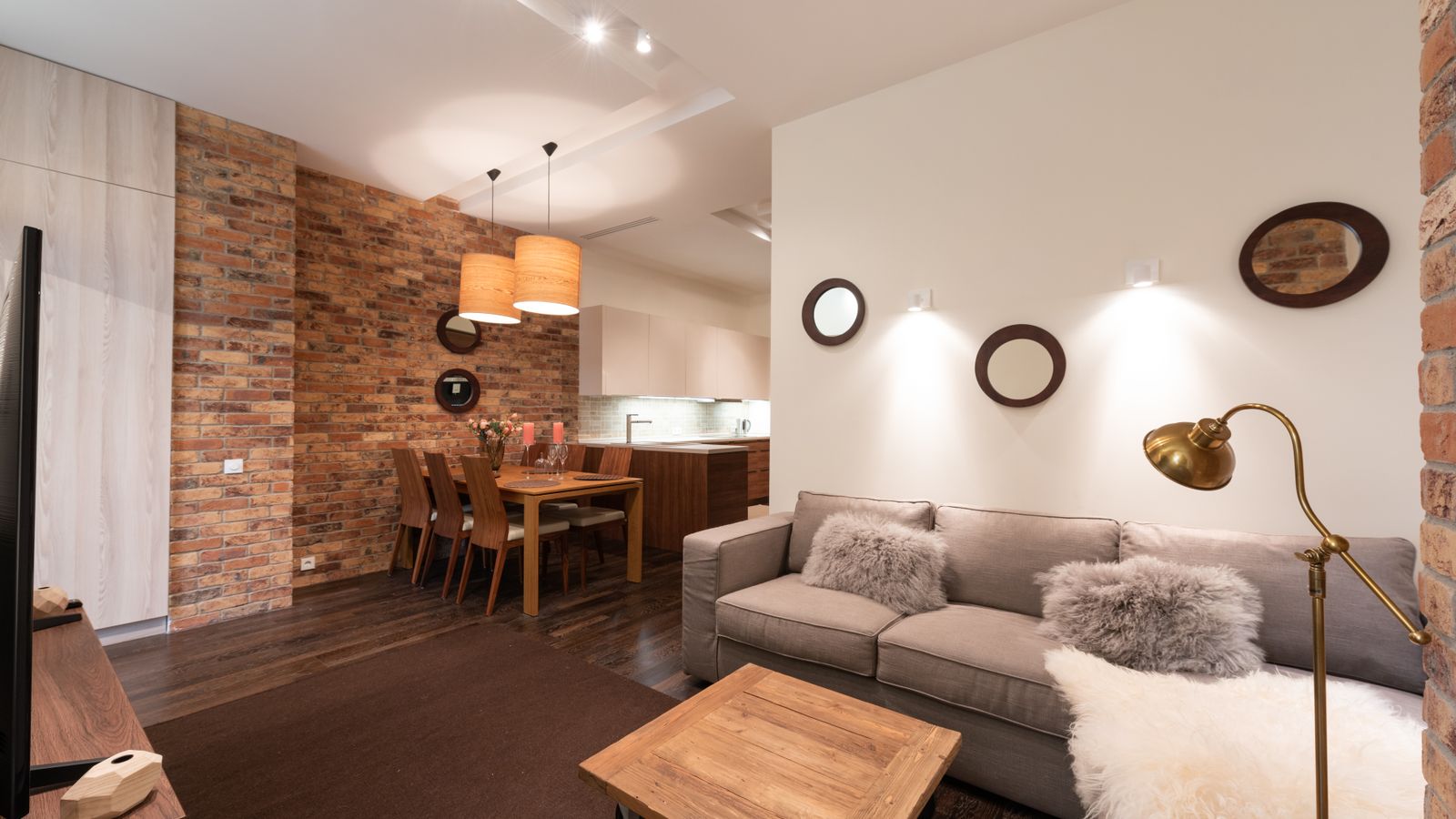 Intérieur de maison lumineux et moderne pensé dès la construction